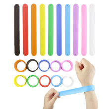 WTSHOP 20 stuks regenboog siliconen klaparmbanden zacht en veilig voor feestartikelen (10 kleuren)