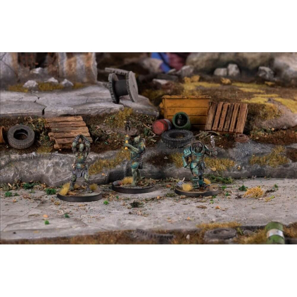 Modiphius Entertainment | Fallout Wasteland Warfare | Super Mutants: Skirmishers | Miniatures | Unpainted-image