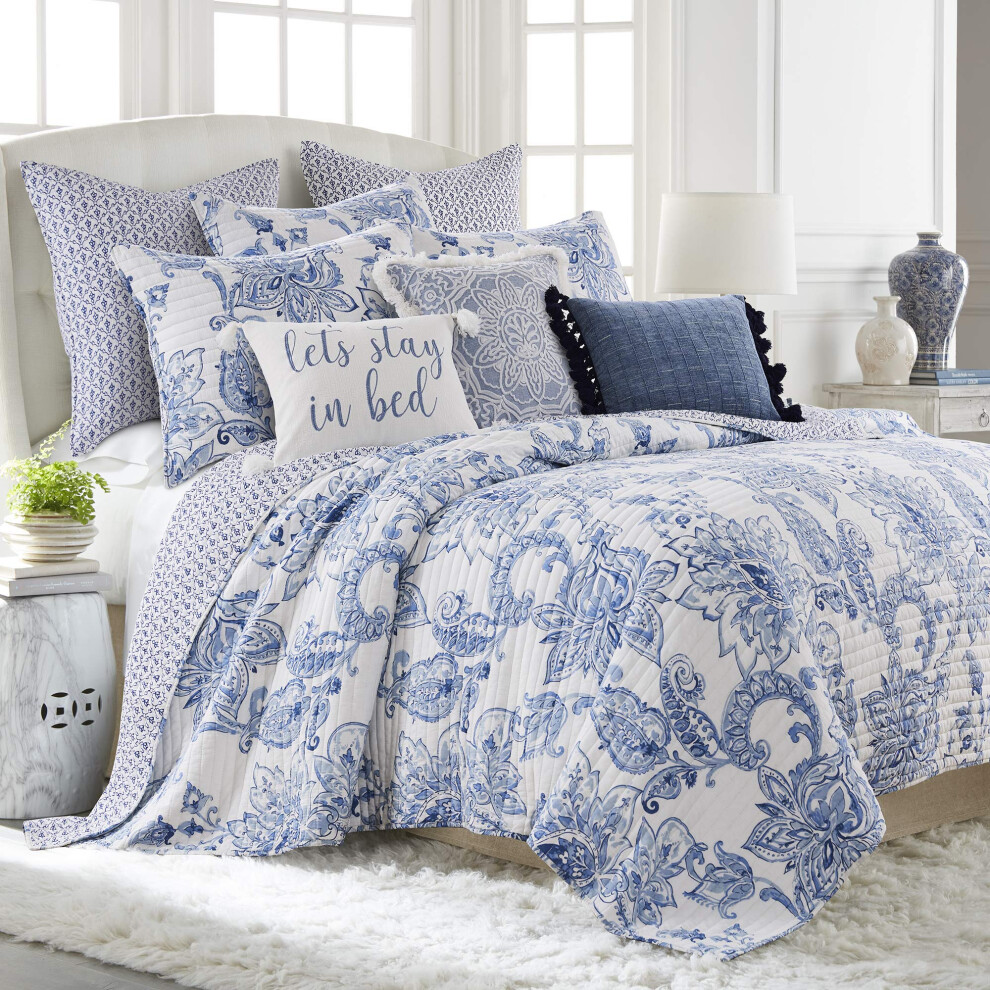 Levtex Home - Ensemble de courtepointe Bennett - Couette King/Cal King + deux taies d'oreiller King - Motif cachemire floral - Bleu et blanc - Taille