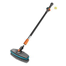Kit de lavado Gardena Cleansystem con mango en S de 90 cm y cepillo con mango suave: práctico kit, ideal para la limpieza en húmedo