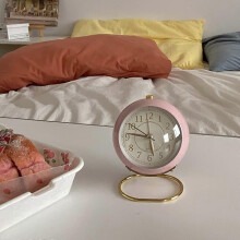 Réveil Couleur Crème Horloge de Bureau Horloge de Chambre Style Nordique Rétro Etudiant Bureau Calme Petit Réveil (Rose)