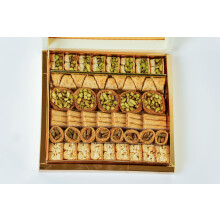 Zaitoune Cashew & Pistachio Baklava Selection Box - 500 g | Traditional Luxury Honey Pastry | Arabic Dessert with Authentic Flavours in Beautiful Pack