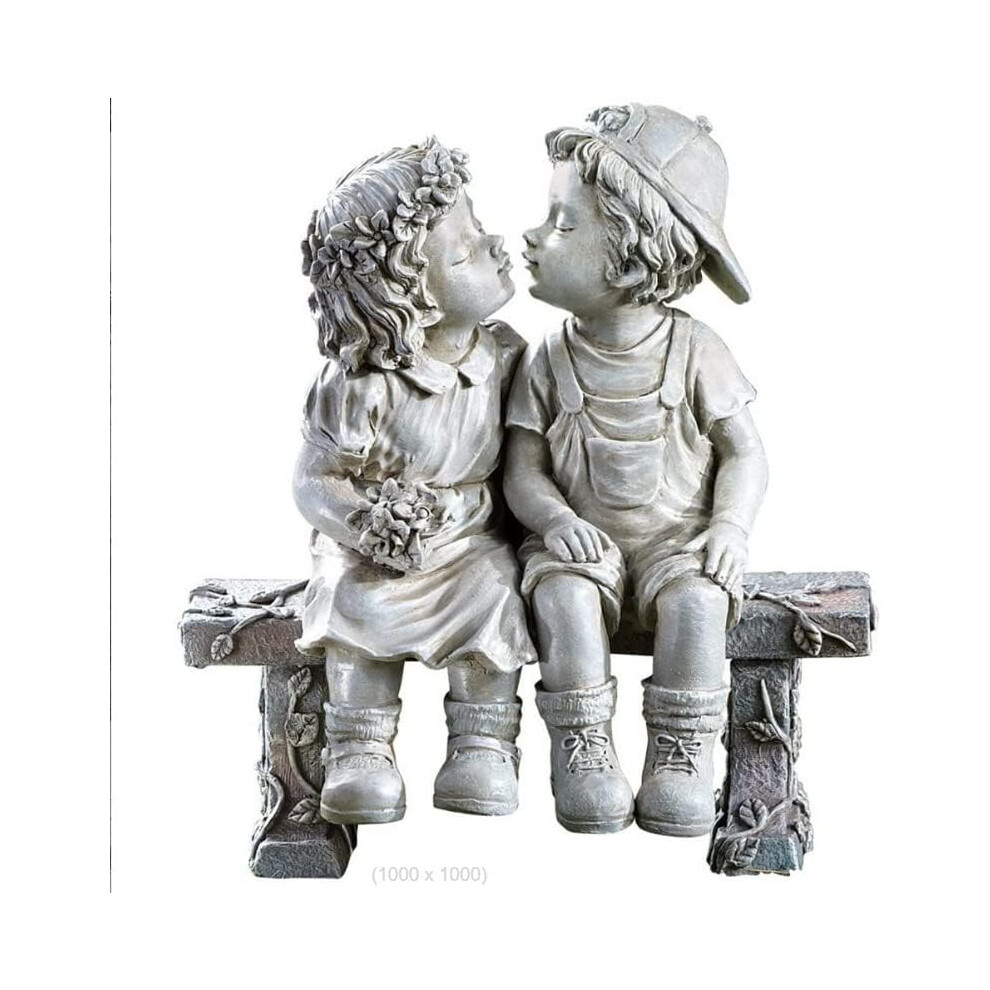 Statue en résine pour enfant, garçon et fille s'embrassant sur un banc, 12 cm x 7,5 cm x 13,5 cm, 385 g