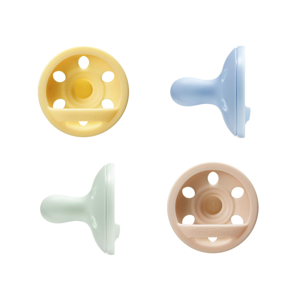 Tommee Tippee Breast-like Dummy, Lightweight, One-piece Silicone Design, Symmetrical Teat, 0-6m, 4 Pack