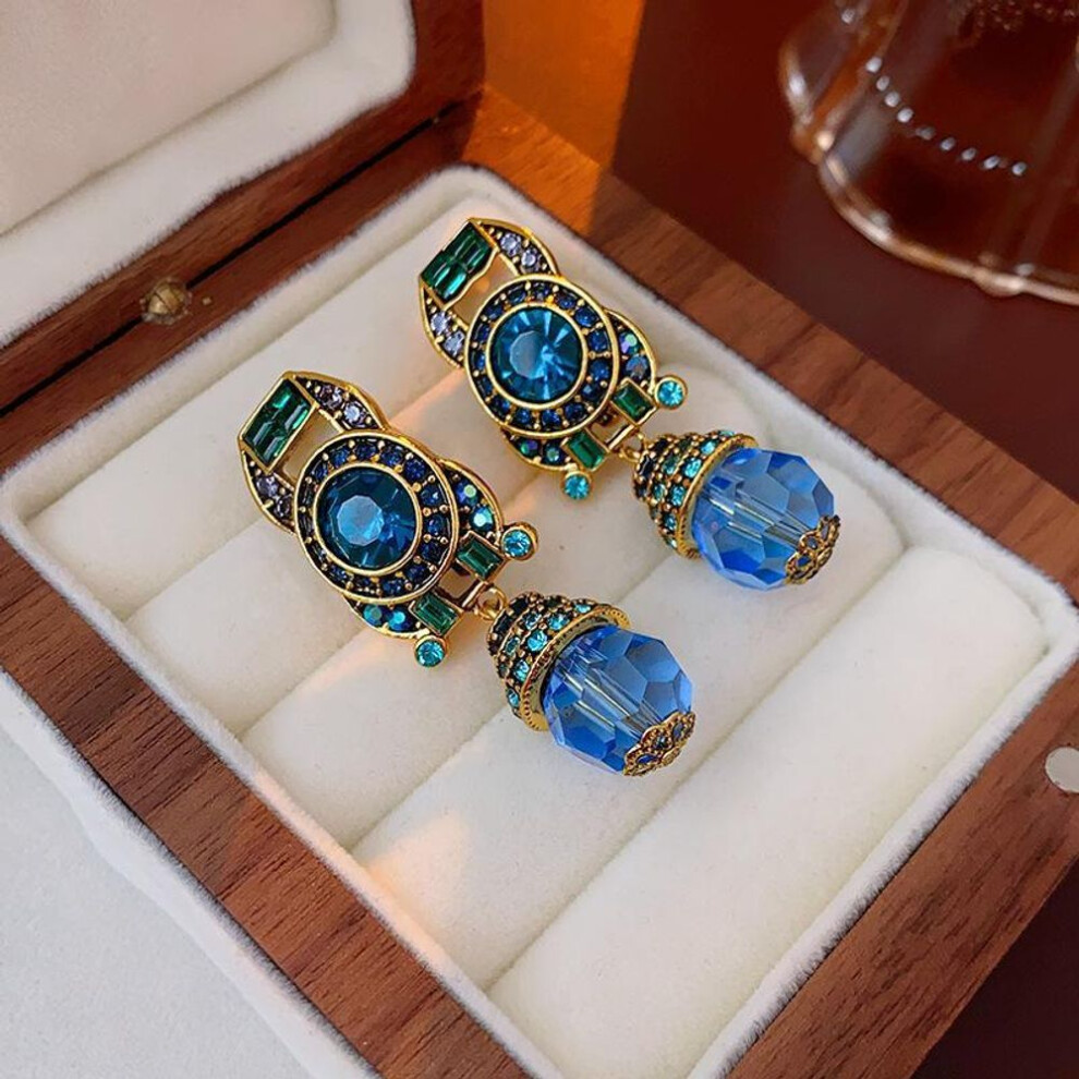 (blue, Ear clip) Vintage Diamond-Studded Blue Crystal Ear Clips: Stylish, Versatile, Light Luxury Earrings.