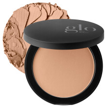 Podkladov make-up Glo Skin Beauty Pressed Base Powder Base (Natural Dark)  bezchybn kryt pro zriv prirozen vzhled druh pleti