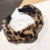 Fascia per Capelli Leopardata per Donne e Ragazze, Larga con Fiocco, Accessori per Capelli 2