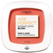 L'Or   al Paris Age Perfect Radiant Satin Blush s olejom z kam   lie a necht   ka lek   rskeho