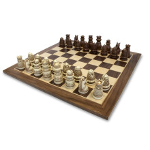 Nous jeux ensemble d'echecs sur le theme medieval - planche d'echecs en bois avec des pieces d'echecs d'echecs en polystone complexes pour adulte