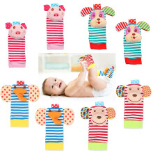 BLOOBLOOMAX Baby Rattle Sockets, Rattles för 0-24 månader, Djur Lärande Tofflor (Cotton B)