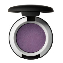 MAC Cosmetics Powder Kiss Soft Matte Eye Shadow - It's Vintage (Cool Dark Purple) - 0,05 oz / 1,5 g