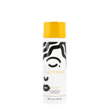 PATTERN Beauty by Tracee Ellis Ross Shampoing nettoyant au th   vert Matcha,    l'alo  s et au th   vert pour boucles et frisottis 220 ml