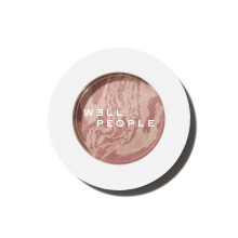 Well People Superpowder Blush Powder, feuchtigkeitsspendendes Puder-Rouge für einen Hauch von Wangenfarbe, leichte Formel, vegan und tierversuchsfrei