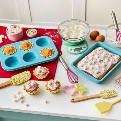 Kids Cupcake 5Pcs Baking Set Traybake 2 Cookie Cutters Spatula 1