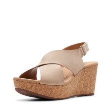 clarks noi Annadel Eirwyn Wedge Sandal Sand 9 W US