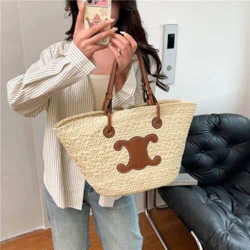 Hand-woven one-shoulder tote bag 1