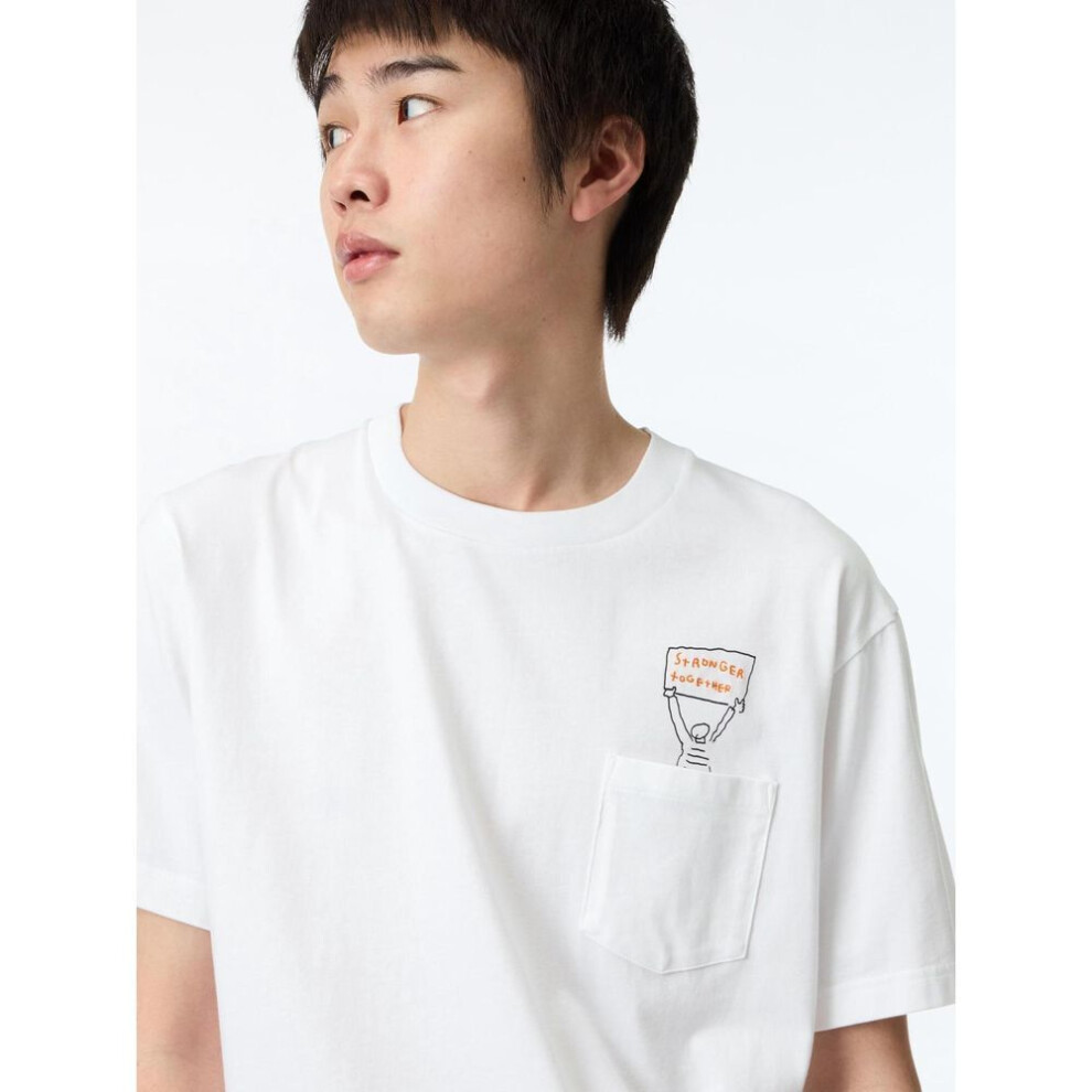(00 WHITE/XXL) Uniqlo Japan Peace For All Graphic T Shirt  Short Sleeve Regular Fit  Jason Poland