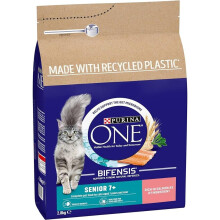 7 plus Dry Cat Food with Salmon 2.8KG