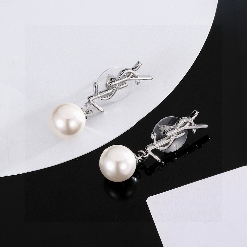 Saint Laurent/YSL Earrings Fashionable And Exquisite, Simple And Classic,Comes Fully Packaged.