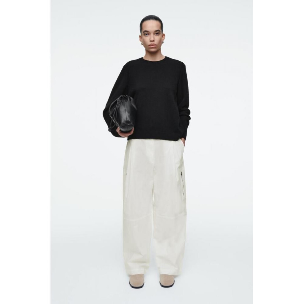 (off-white/40) Cos Japan Utility Barrel Leg Cargo Pants