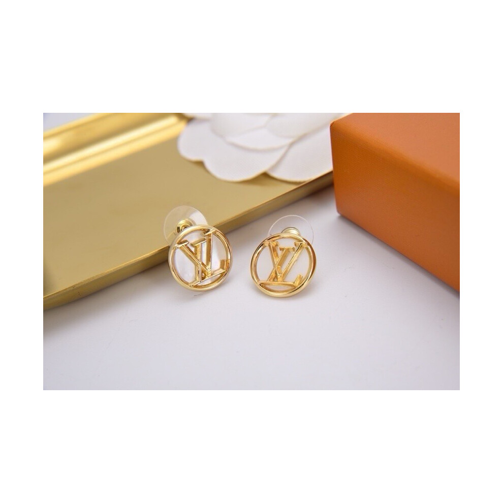 Louis Vuitton Earrings Fashionable And Exquisite, Simple And Classic,Comes Fully Packaged.