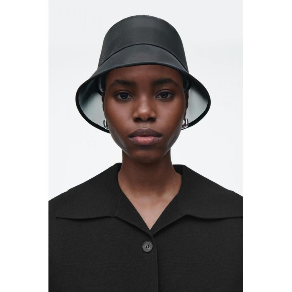 (Black/XS/S) Cos Japan Mesh Bucket Hat
