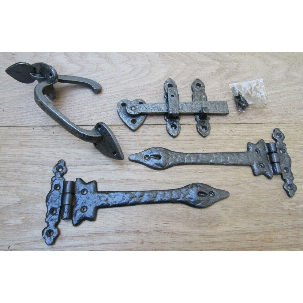 Set Of 9" Leaf Hinge + 7" Thumb Latch Antique Iron By Ironmongery World 5057067978921