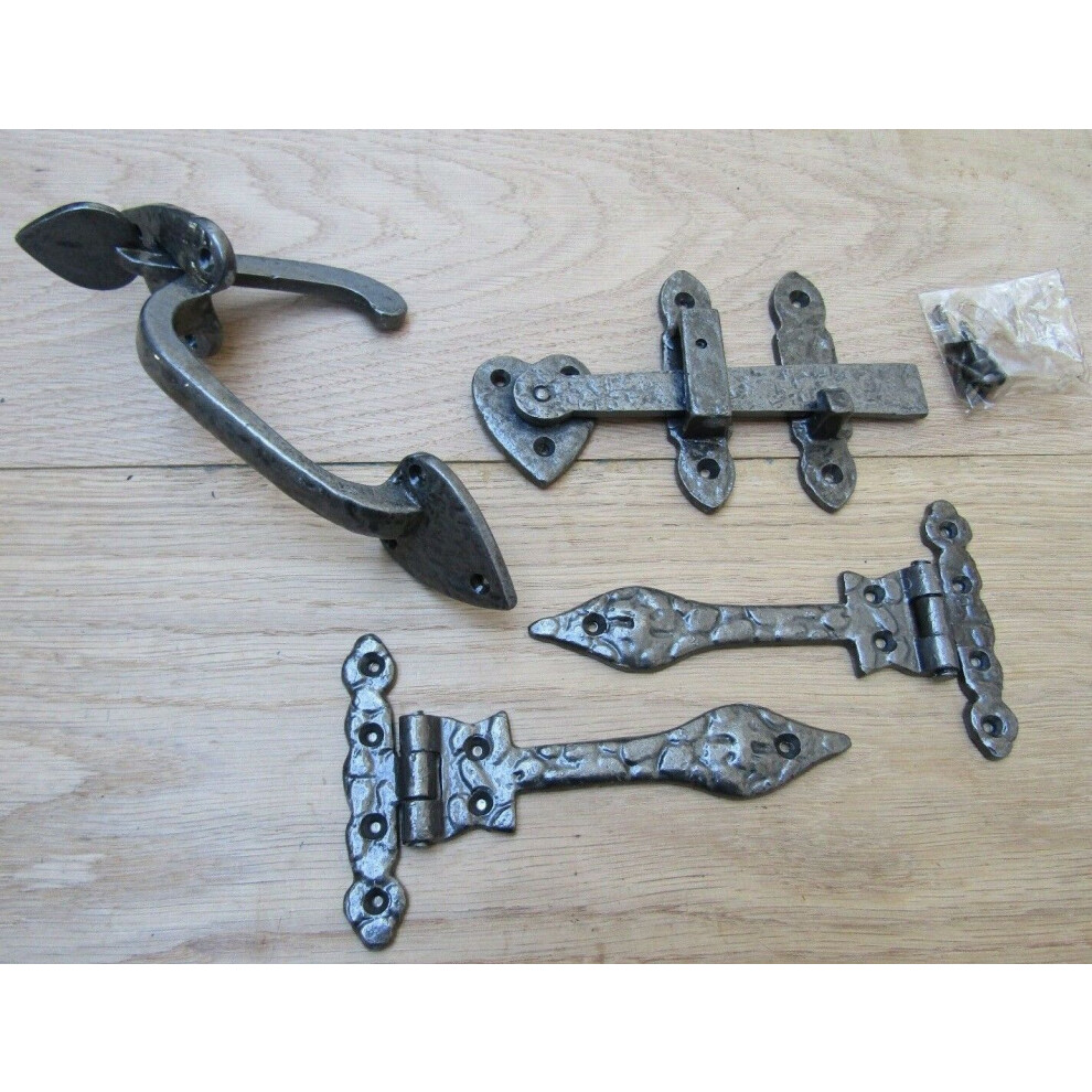 Set Of 6" Leaf Hinge + 7" Thumb Latch Antique Iron By Ironmongery World 5057067978945