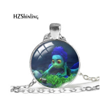(YXL13) Collana con ciondolo animato "Amicizia" di Luca, elegante, con design geometrico e ciondolo colorato