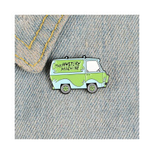 Adorabile spilla creativa a forma di piccola auto verde, adatta a tutti i generi.