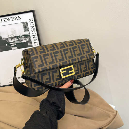 Hands-on shoulder bag crossbody small square bag 2