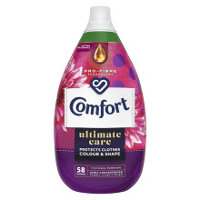 Comfort Ultimate Care Fuchsia Passion Ultra-Concentrated Fabric Conditioner bottle made of 100% recycled plastic* for complete clothes protection 58