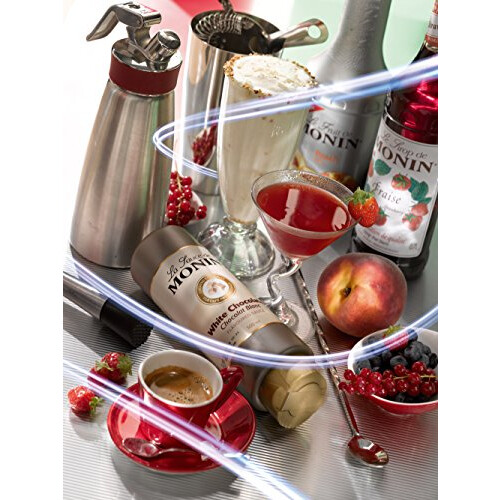 Monin Strawberry Syrup, 250 ml Bottle 2
