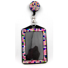 KAIKKI yhdessδ tekojalokiven kaulanauhan Bling Crystal -merkkikela + kδyntikorttiteline (VΔRIVΔRI)