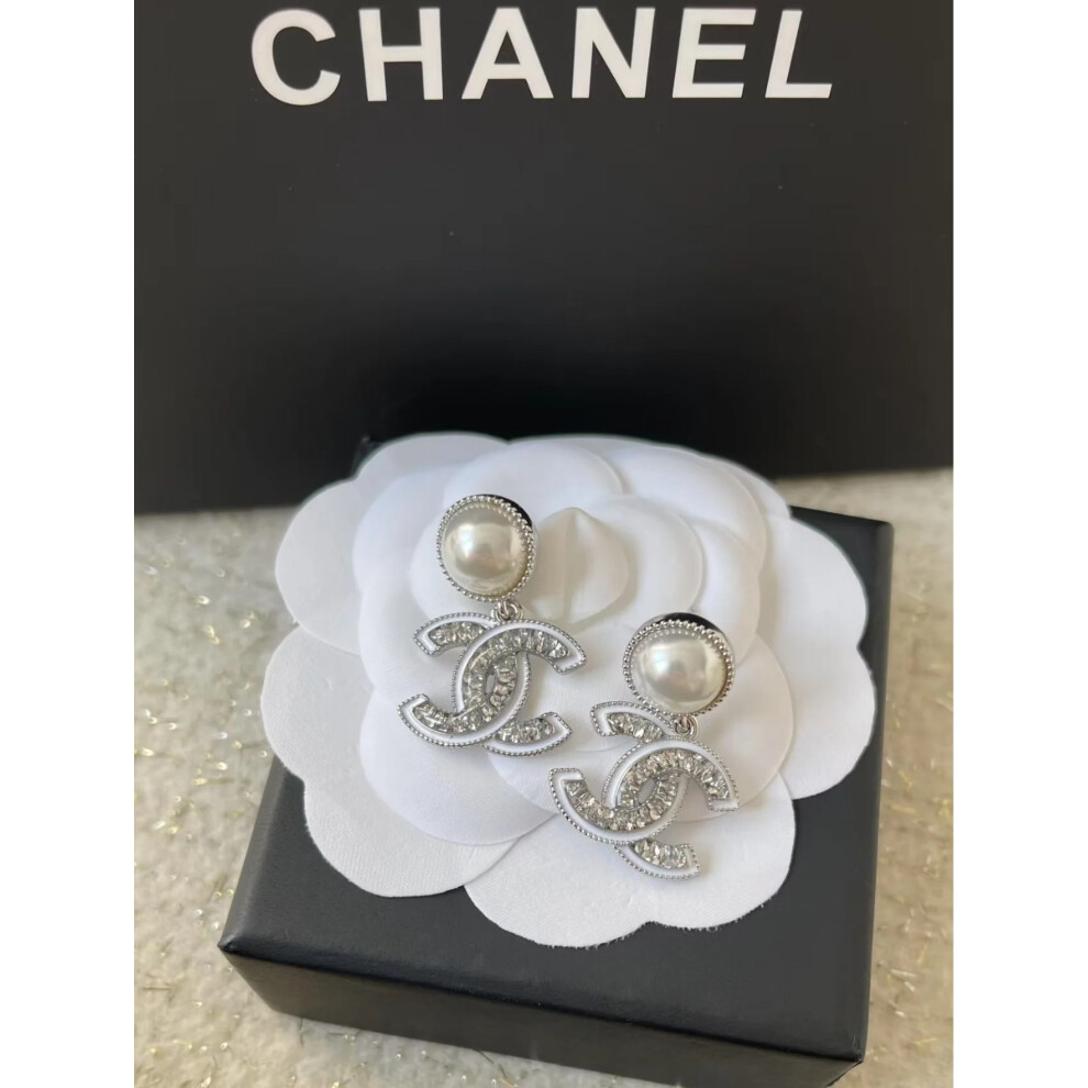 Chanel Earrings Fashionable And Light Luxury, Small And Exquisite；Beautifully Packaged