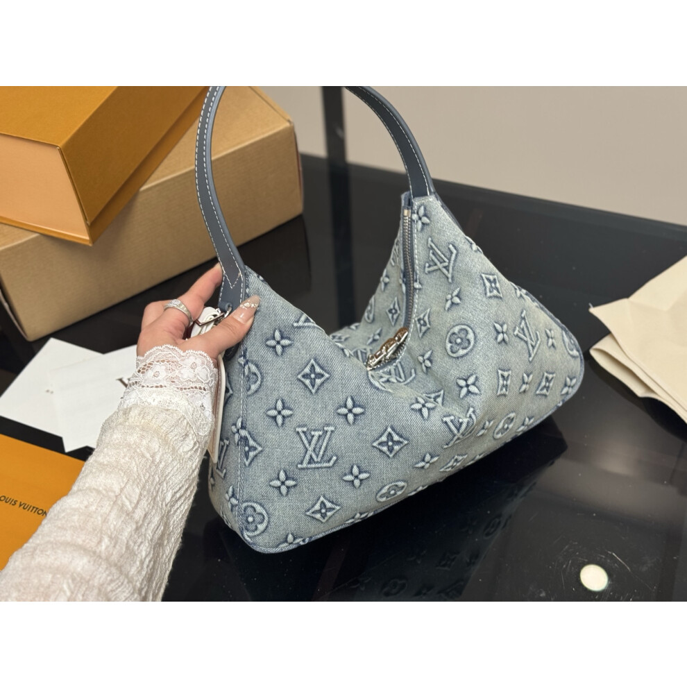 Louis Vuitton Shoulder Bags Fashionable And Classic, Light Luxury And Simple, Practical And Versatile