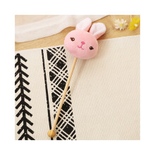 (Lapin rose) bâton de marteau arrière mignon d'animal en peluche avec la conception d'ours en tissu