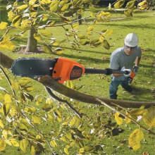 Akkukäyttöinen pensassaha 18V Black & Decker GPC1820L20 - Akussa 2 Ah + laturi - Telescopinen varsi max 2.92m