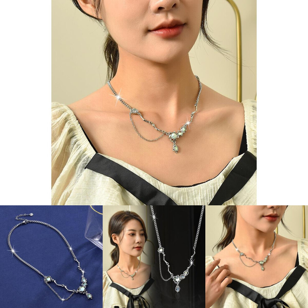 Collier élégant en chaîne de verrouillage en acier titane avec pierre de lune et motif de branche élégant