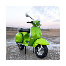 (Rosa detaljlåda) 1:10 Alloy Diecasts Vespa 125 Classics Motorcykelmodell Fordon Ljud