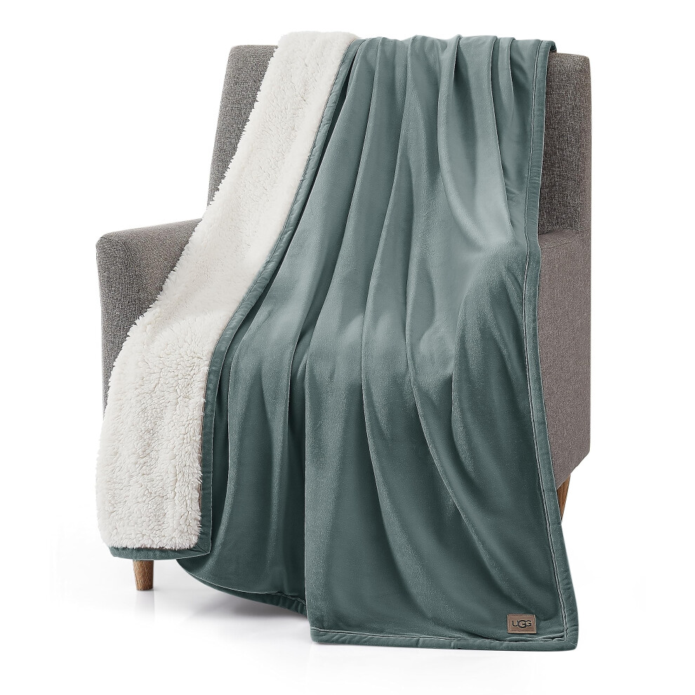 UGG 23856 Bliss Sherpa Fully Reversible Throw Blanket for Couch or Bed Machine Washable Easy Care Soft Plush Luxury Oversized Accent Blankets  70 x 50