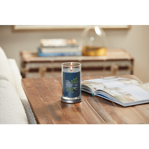 Yankee Candle Yankee Candle Bayside Cedar Signature Medium Pilaarkaars 14,25oz 2