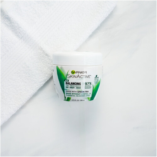 Garnier Garnier SkinActive 3-in-1 Ενυδατική Κρέμα Προσώπου με Πράσινο Τσάι, Λιπαρό Δέρμα, 6.75 fl. oz. 2
