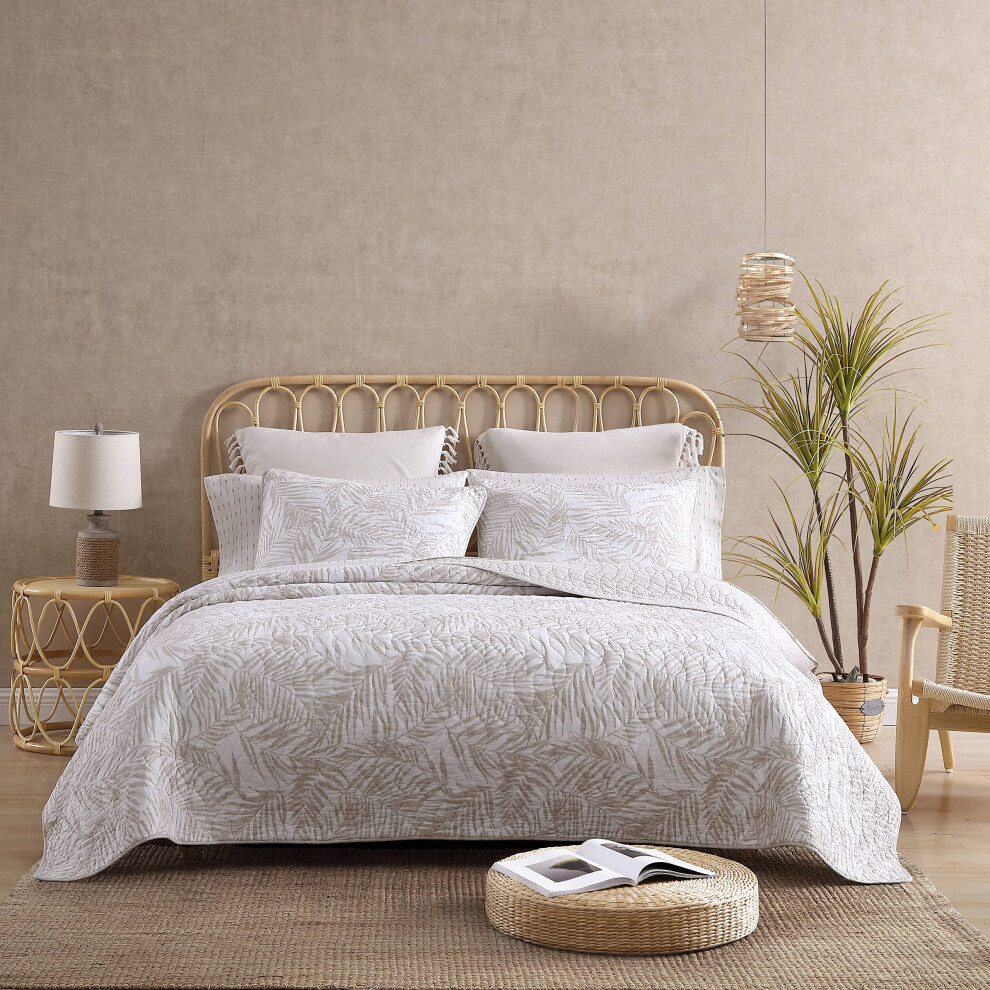 Tommy Bahama - Queen Quilt Set Reversible Cotton Bedding With Matching Shams Soft All Season Bedspread Coastal Home Decor (Palmday Beige Queen)