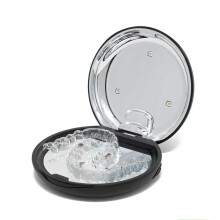 Custodia per la disinfezione UV Invisalign