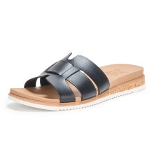 Skechers Women's Desert KISS Low-Peak Look Sandal  Black/White  9