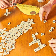 Game Word Bananagrams Puzzle Kids Party Toys Letter Pouch Family Gathering Games