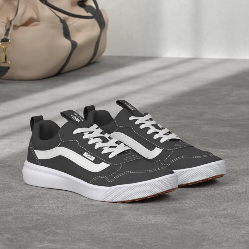 Vans Vans Men's Ranger EXP Low-Top Sneaker  Black/White  9.5 1