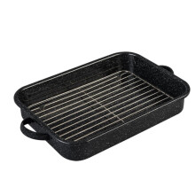 Otvoren    pek   cov    panvica Granite Ware s ploch   m ro   tom (   kvrnit    cierna) - pojme a    11 kg hydiny alebo pecen   ho m   sa.