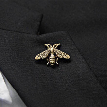 (1 STÜCK) Hochwertige Broschen Kleine frische Biene Brosche Retro Herren Metallanzug Kragennadel